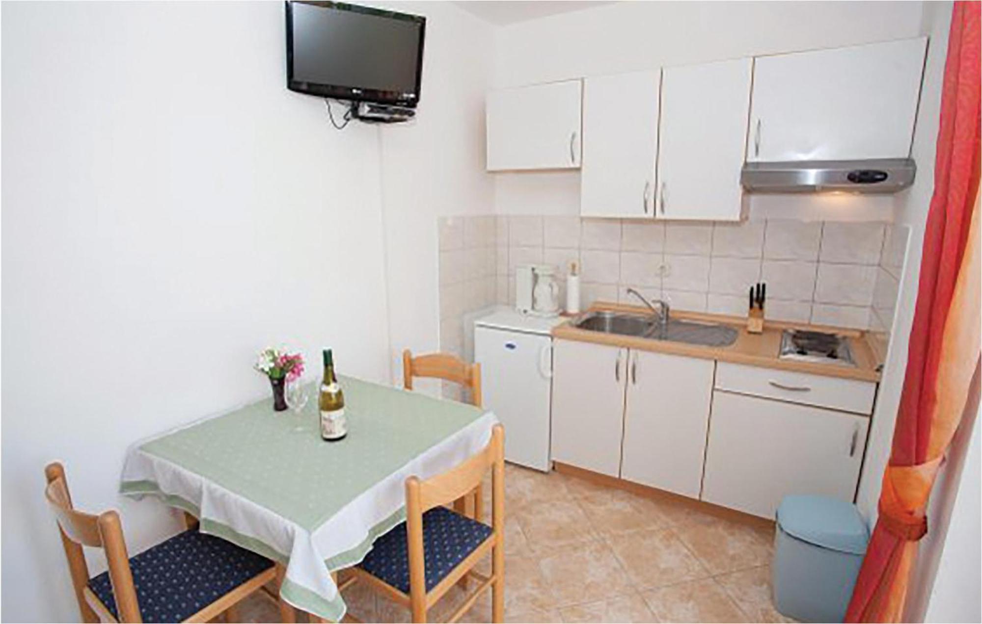 Amazing Apartment In Malinska With Kitchen Exterior photo